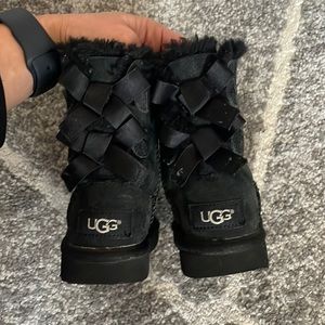 Toddler size 7 Bailey Uggs